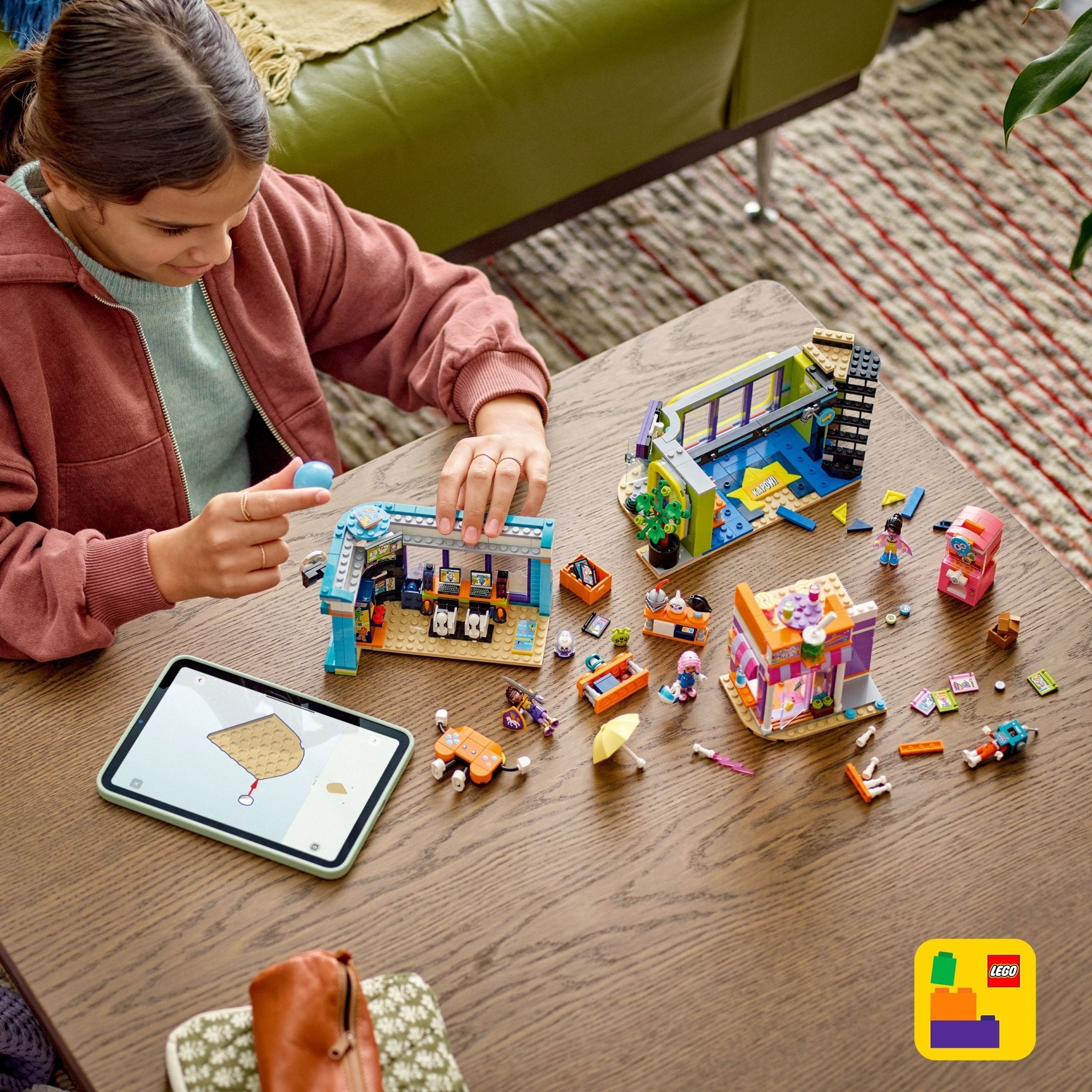 LEGO® Friends LEGO® Comic Book & Game Store 42674 Toy - Image 7